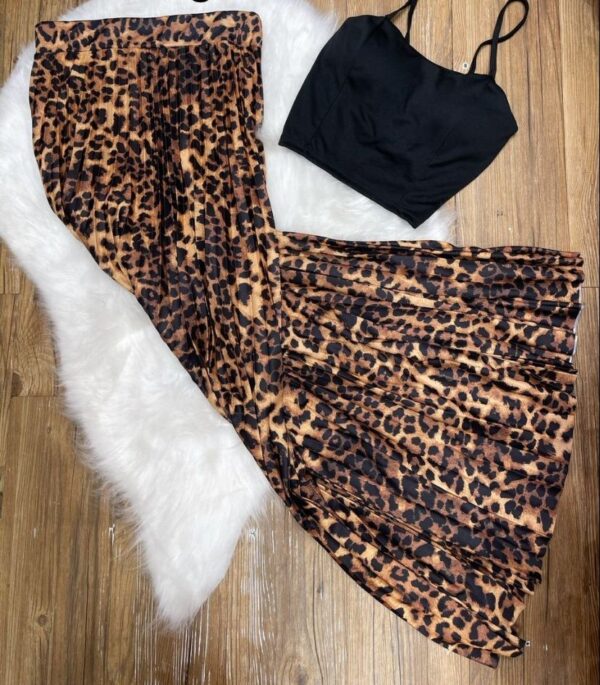 Falda plisada animal print