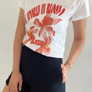 Remera The world in bloom